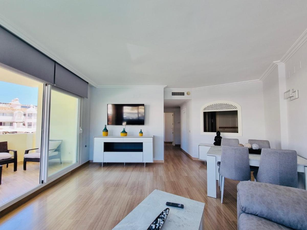 G&G Isla Marina Puerto Apartment Benalmadena Exterior photo